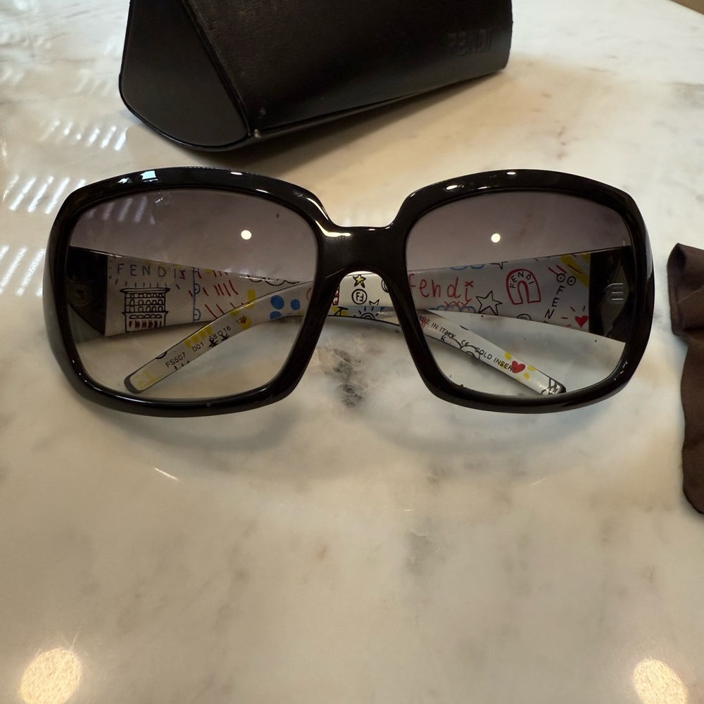 LAST CHANCE! Authentic Fendi Black Sunglasses